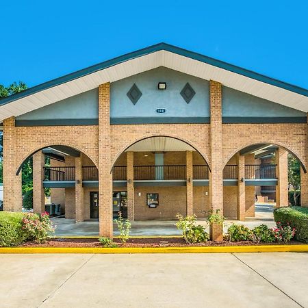 Americas Best Value Inn Stockbridge Eksteriør billede