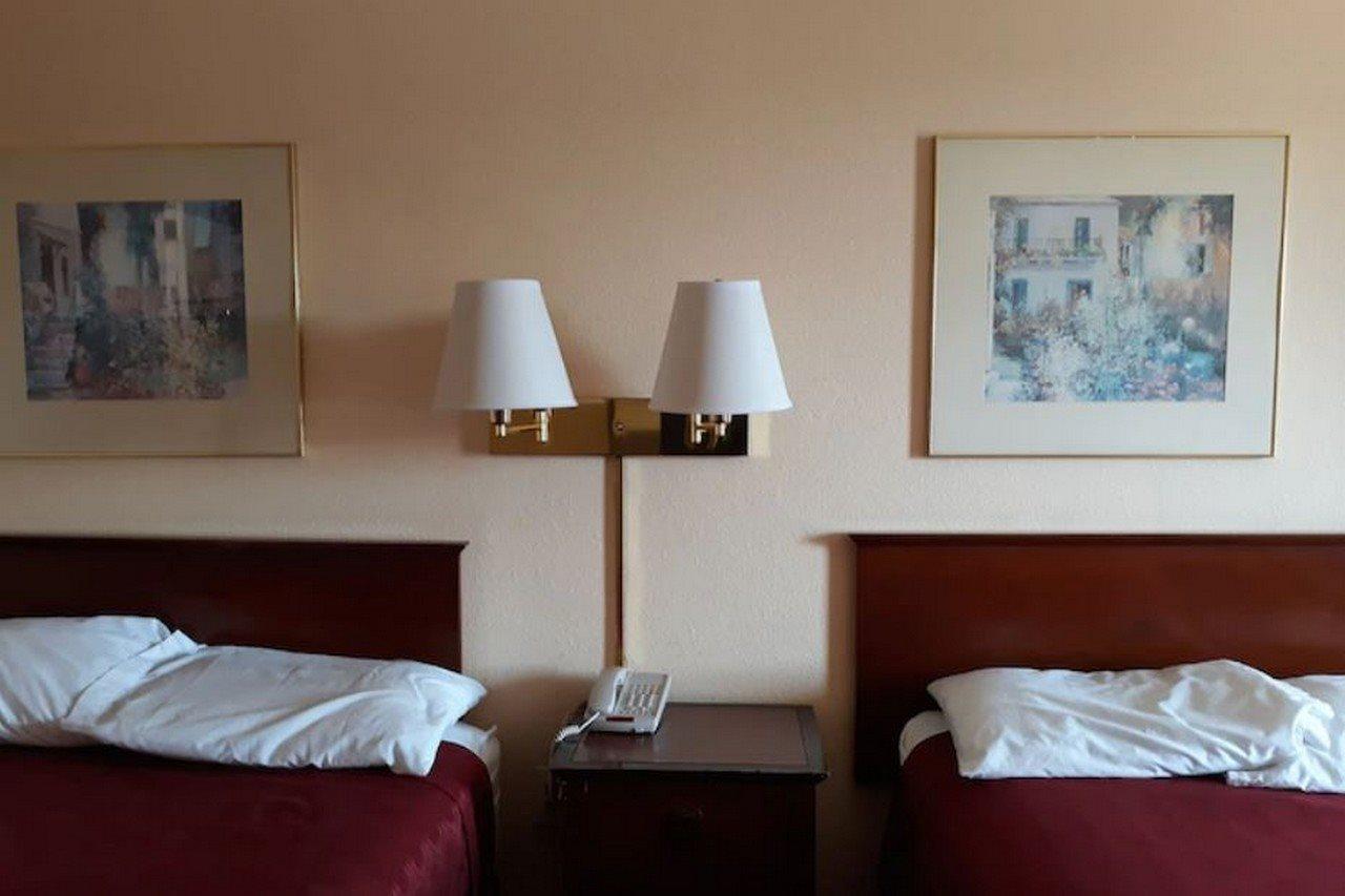 Americas Best Value Inn Stockbridge Eksteriør billede