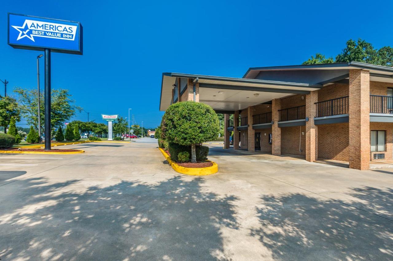 Americas Best Value Inn Stockbridge Eksteriør billede