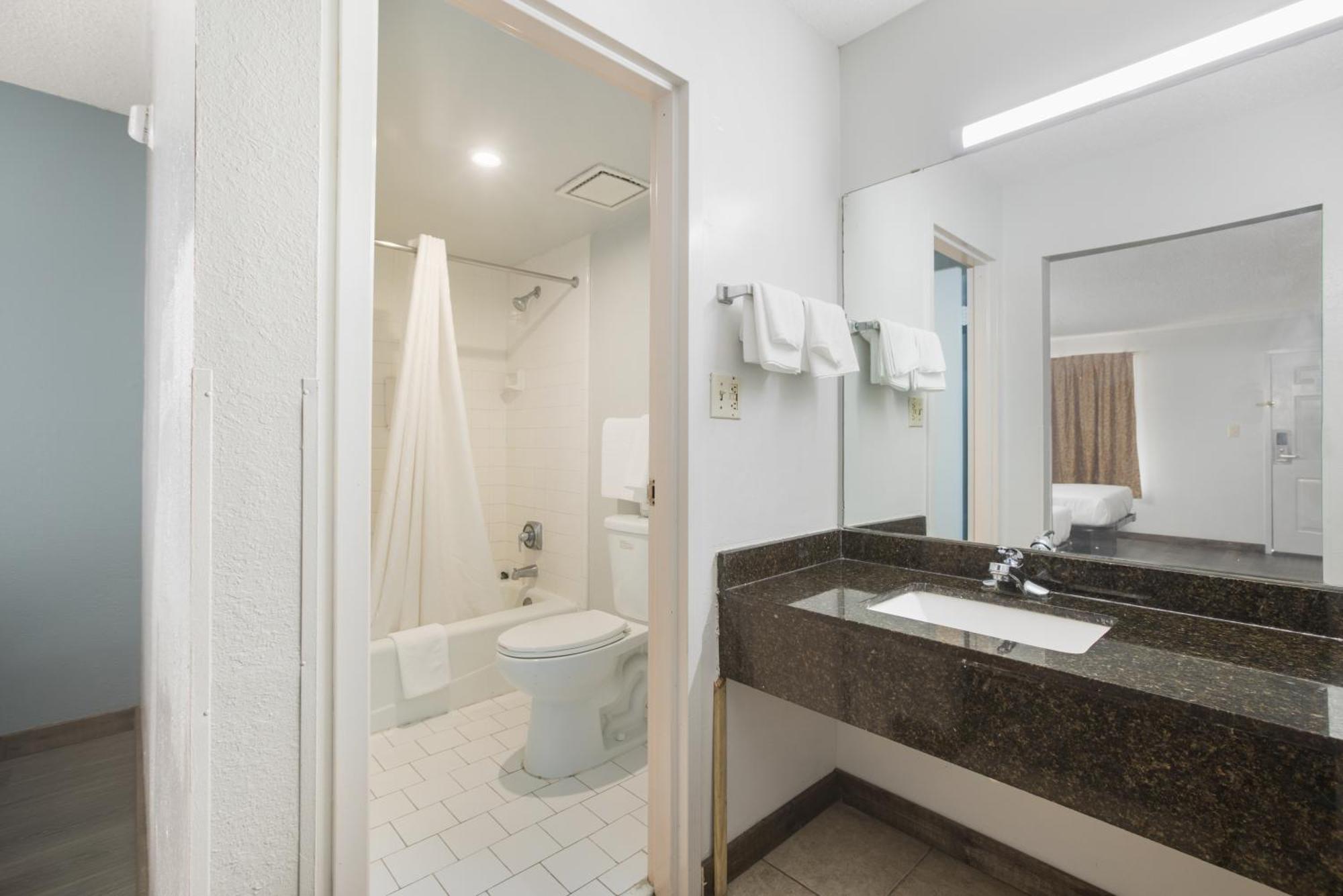 Americas Best Value Inn Stockbridge Værelse billede