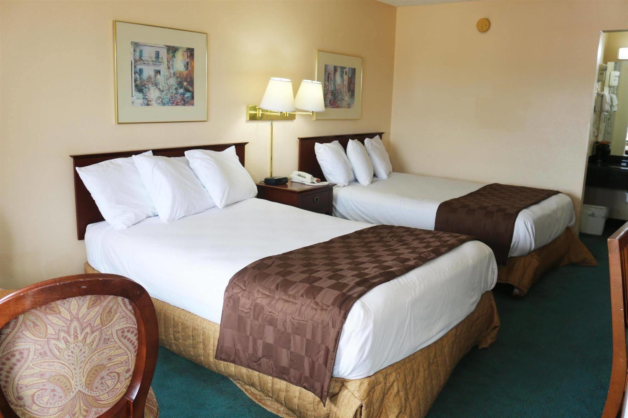 Americas Best Value Inn Stockbridge Eksteriør billede