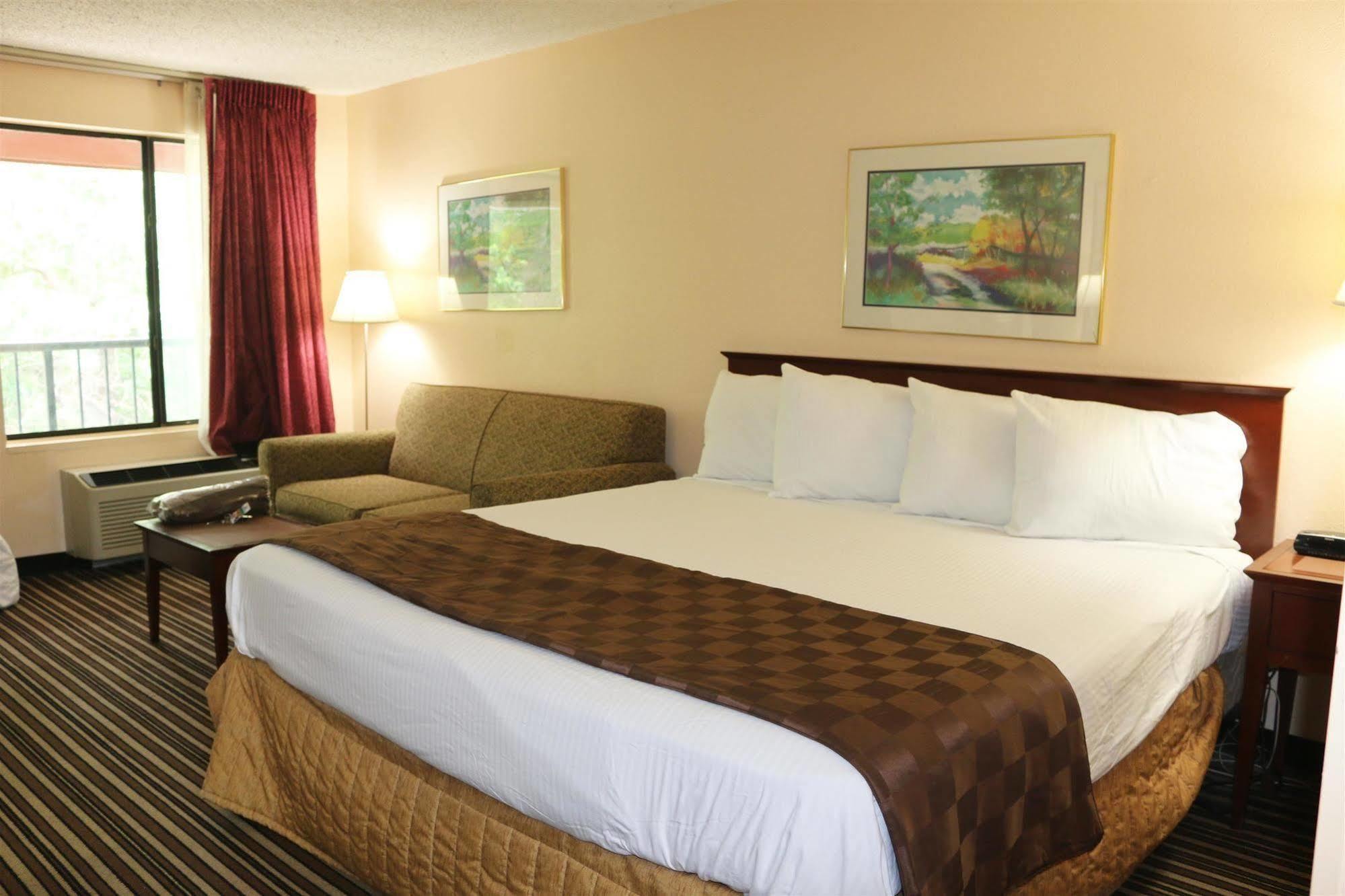 Americas Best Value Inn Stockbridge Eksteriør billede